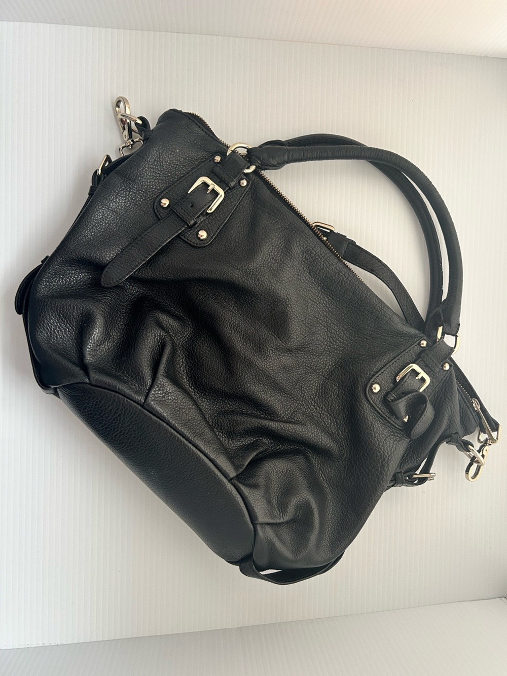 Danier Black Leather Shoulder Bag with Gold Hardware - Picture 6 of 9